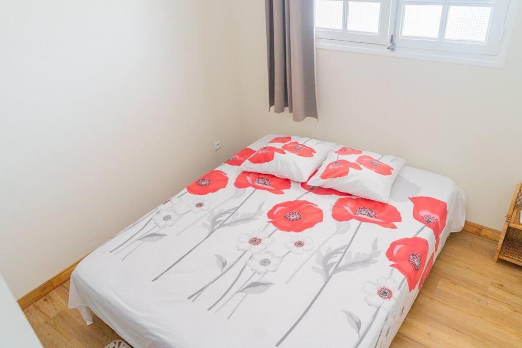 Location Saisonniere Bel Appartement เลส์ทรัวส์-ซีเลต์ ภายนอก รูปภาพ