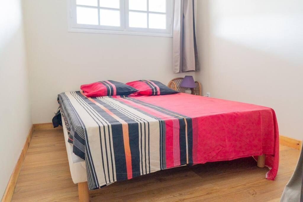 Location Saisonniere Bel Appartement เลส์ทรัวส์-ซีเลต์ ภายนอก รูปภาพ