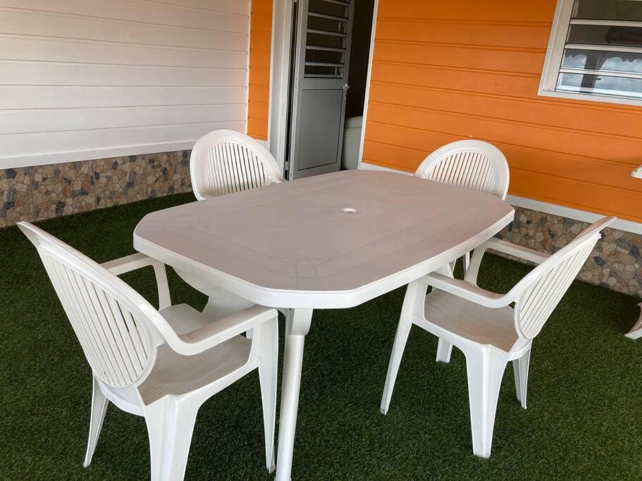 Location Saisonniere Bel Appartement เลส์ทรัวส์-ซีเลต์ ภายนอก รูปภาพ